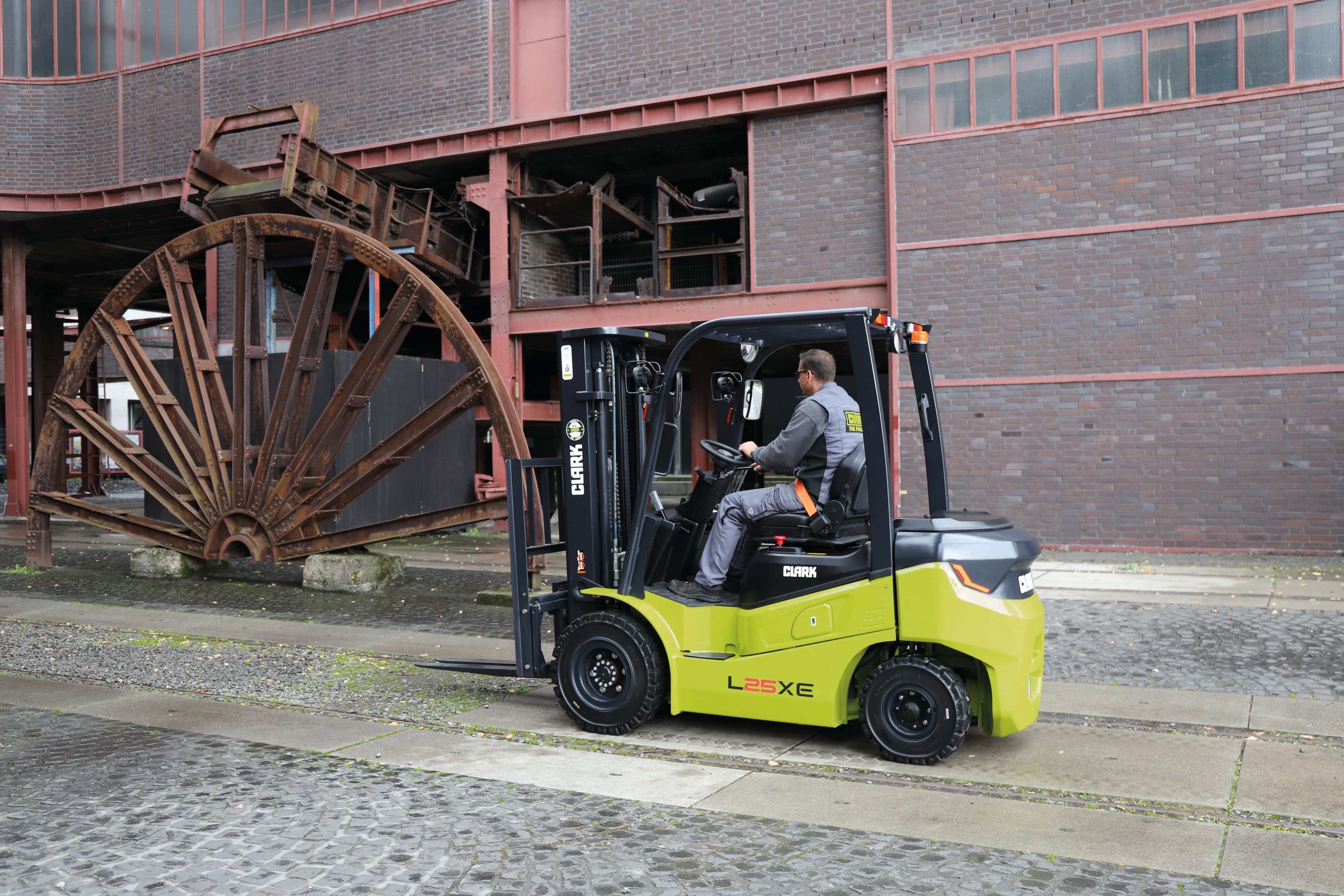 CLARK Raider L25XE/L30XE/L35XE — imagen 9