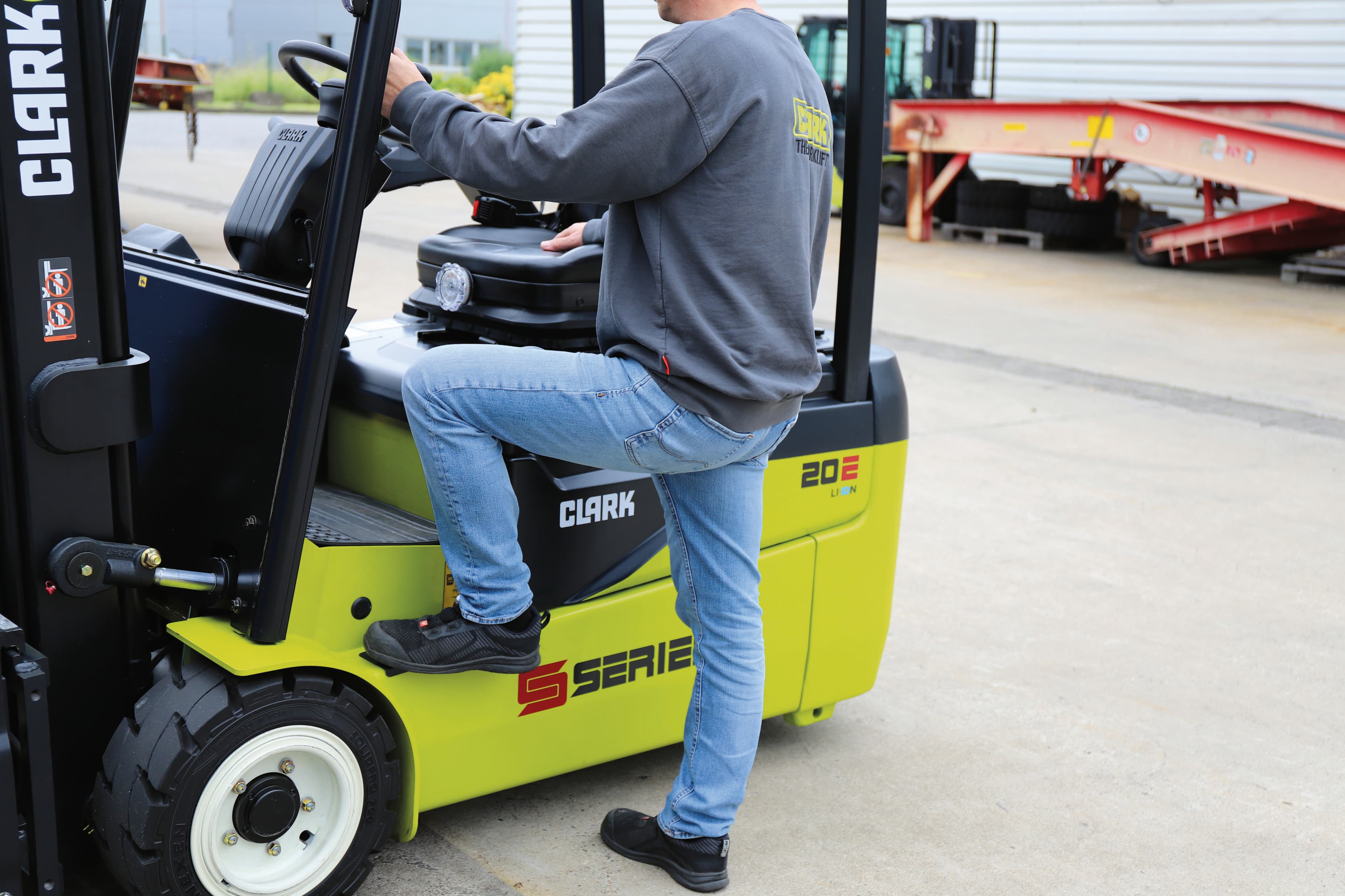 CLARK STE16-20 — imagen 24