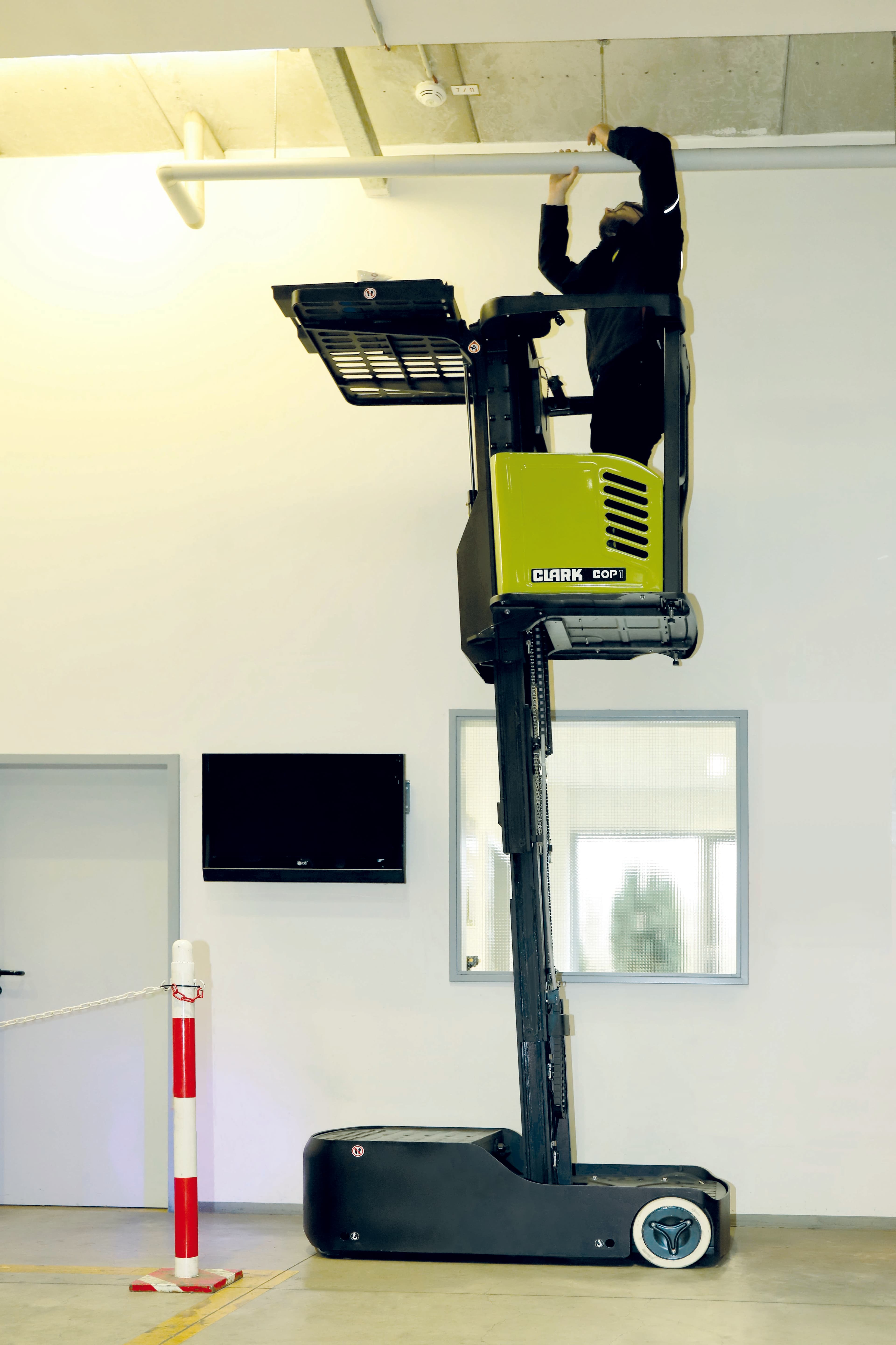 CLARK COP1 — imagen 7